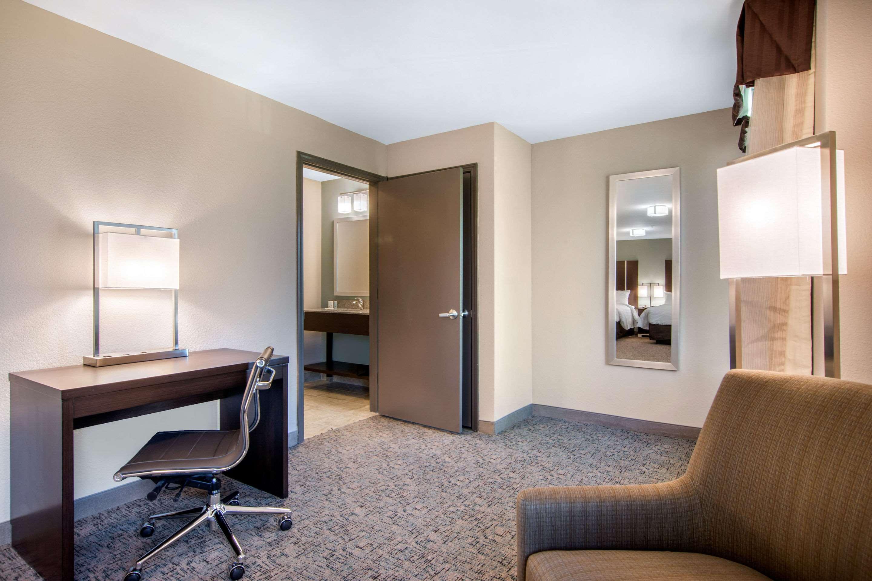 Clarion Inn & Suites Atlanta Downtown Exterior foto