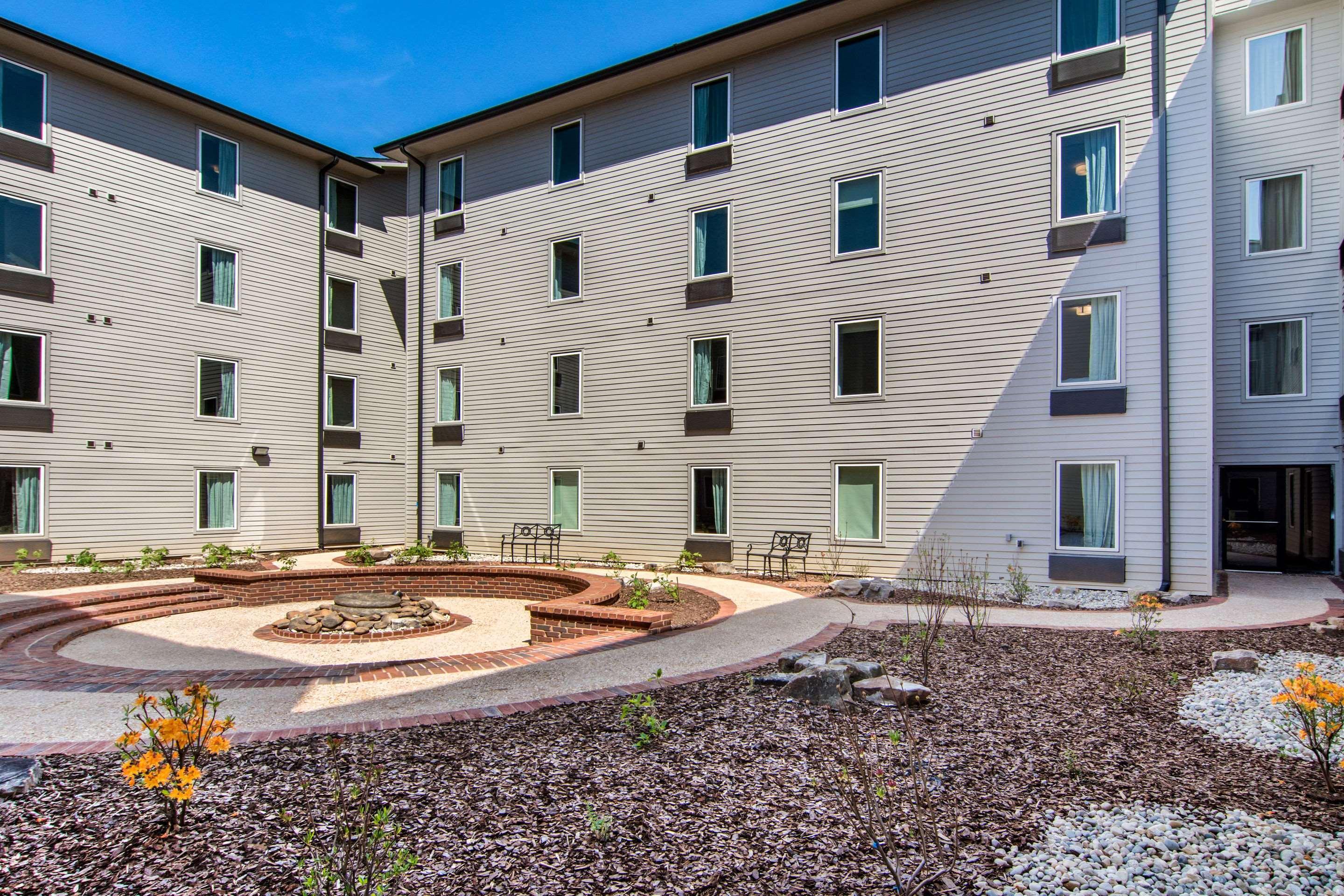 Clarion Inn & Suites Atlanta Downtown Exterior foto